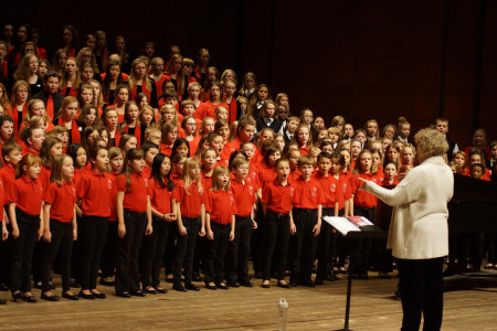 The Cincinnati Children's Choir HOL...